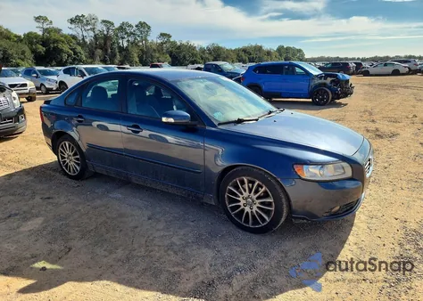 2009 Volvo S40 2.4I from USA, damaged, VIN YV1MS390192467584